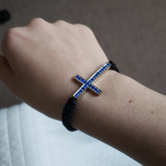 Cross Bracelet - Picture 2 of 2